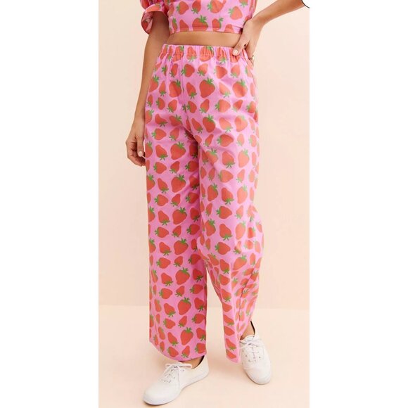 Megan Crosby Sophie Strawberry Print Puff Sleeve Crop Top & Pants Set | Organic - Picture 3 of 12